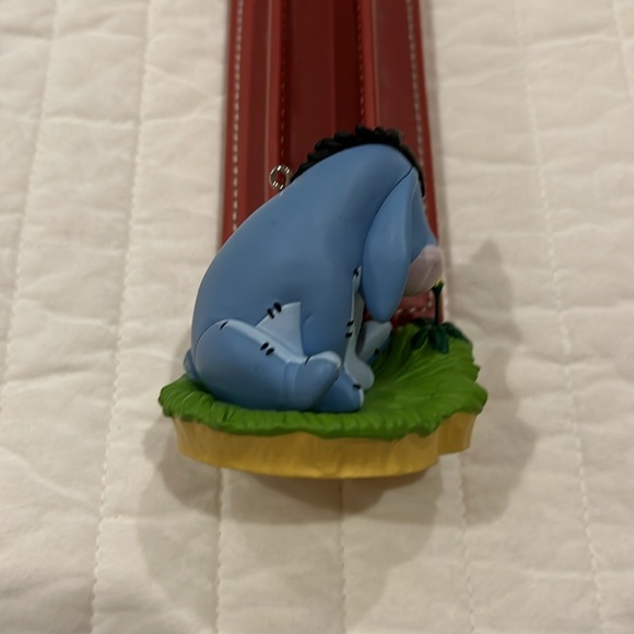 Hallmark 2015 Pooh Eeyore A Little Perspective Ornament - Picture 6 of 6